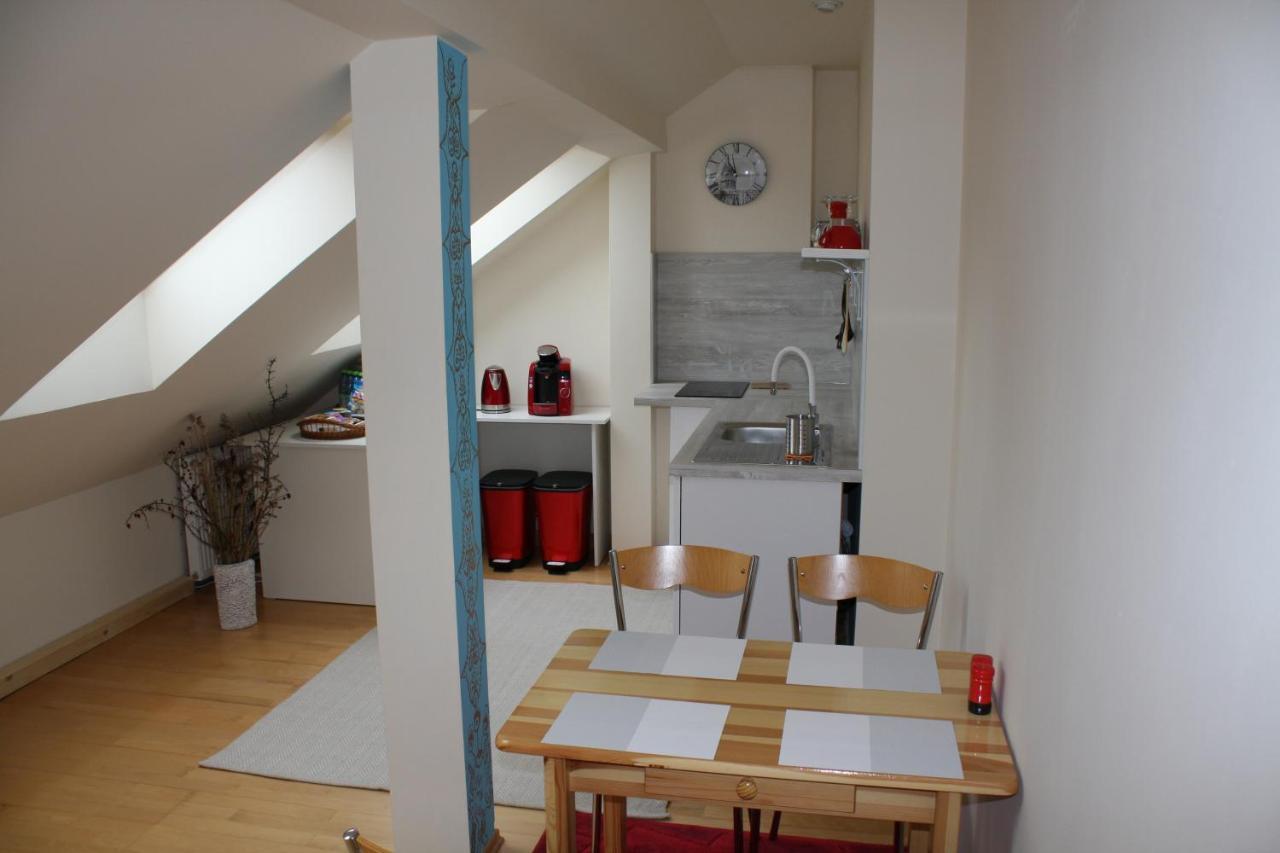 Renmir Apartment โปปรัด ภายนอก รูปภาพ