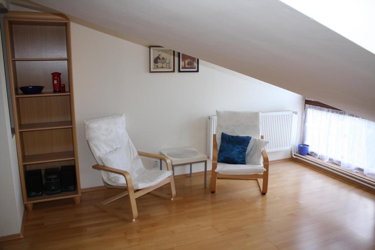 Renmir Apartment โปปรัด ภายนอก รูปภาพ