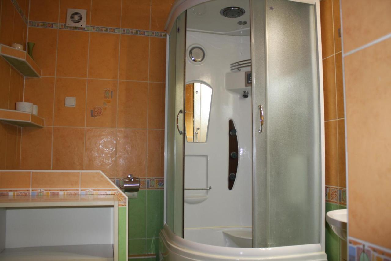 Renmir Apartment โปปรัด ภายนอก รูปภาพ